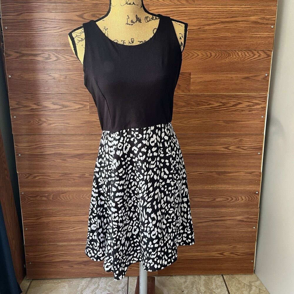 Apt 9 Dress Small Stretch Lined Fit Flare animal print gothic sleeveless zipped
